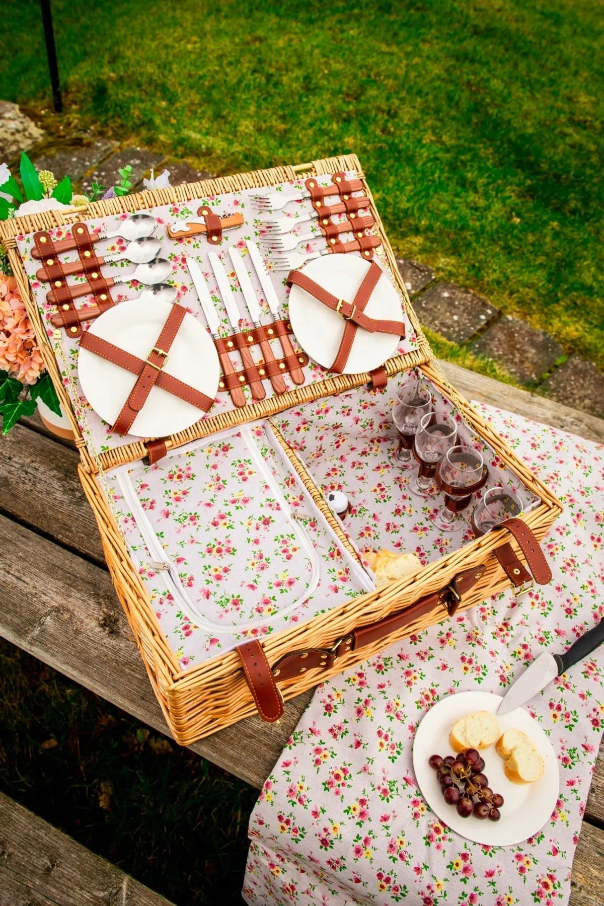 4 Person Natural Wicker Floral Picnic Basket