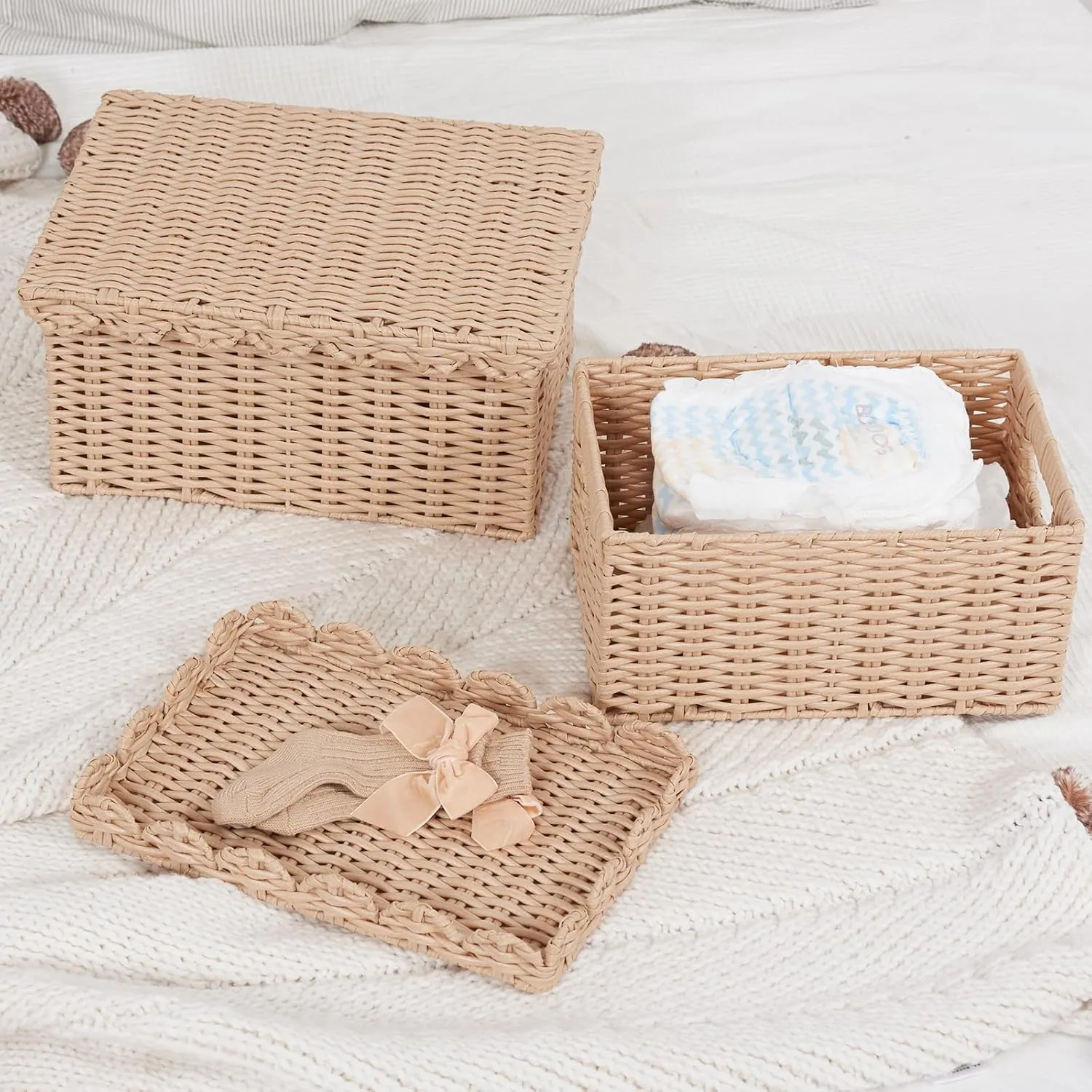 FairyHaus Scalloped Wicker Basket with Lid, Waterproof Wicker Storage Basket with Removable Tray Lid Cream, Handwoven Plactic Wicker Bakests for Nursery 2Pack, 15 x 11.22 x 7& 13 x 9.45 x 5.9