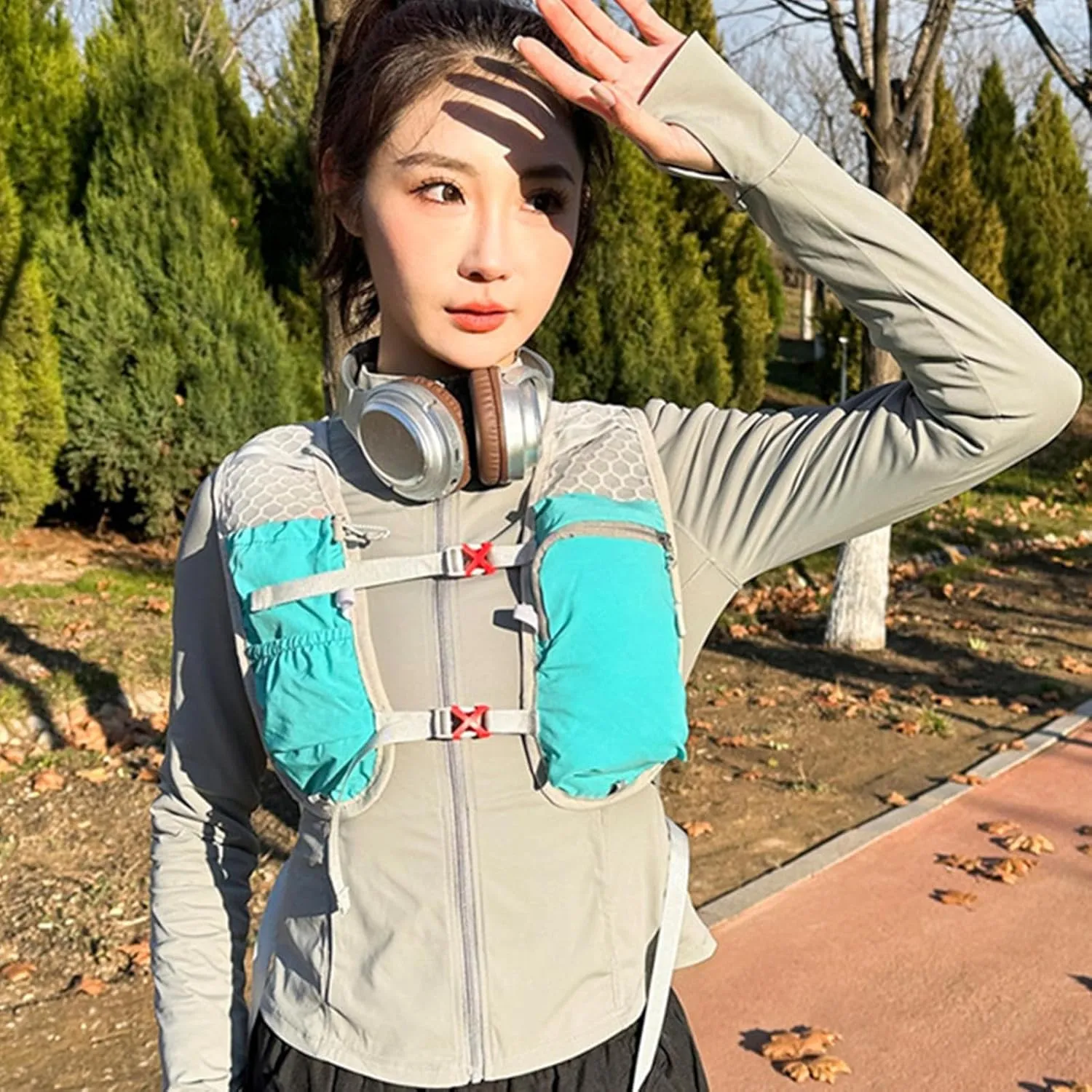 Hydration Pack Running - Outdoor Bladder Daypack for Men - Breathable & Reflective Hydration Backpack for Running and Jogging, for Runs, Cycling, Trails, Marathons