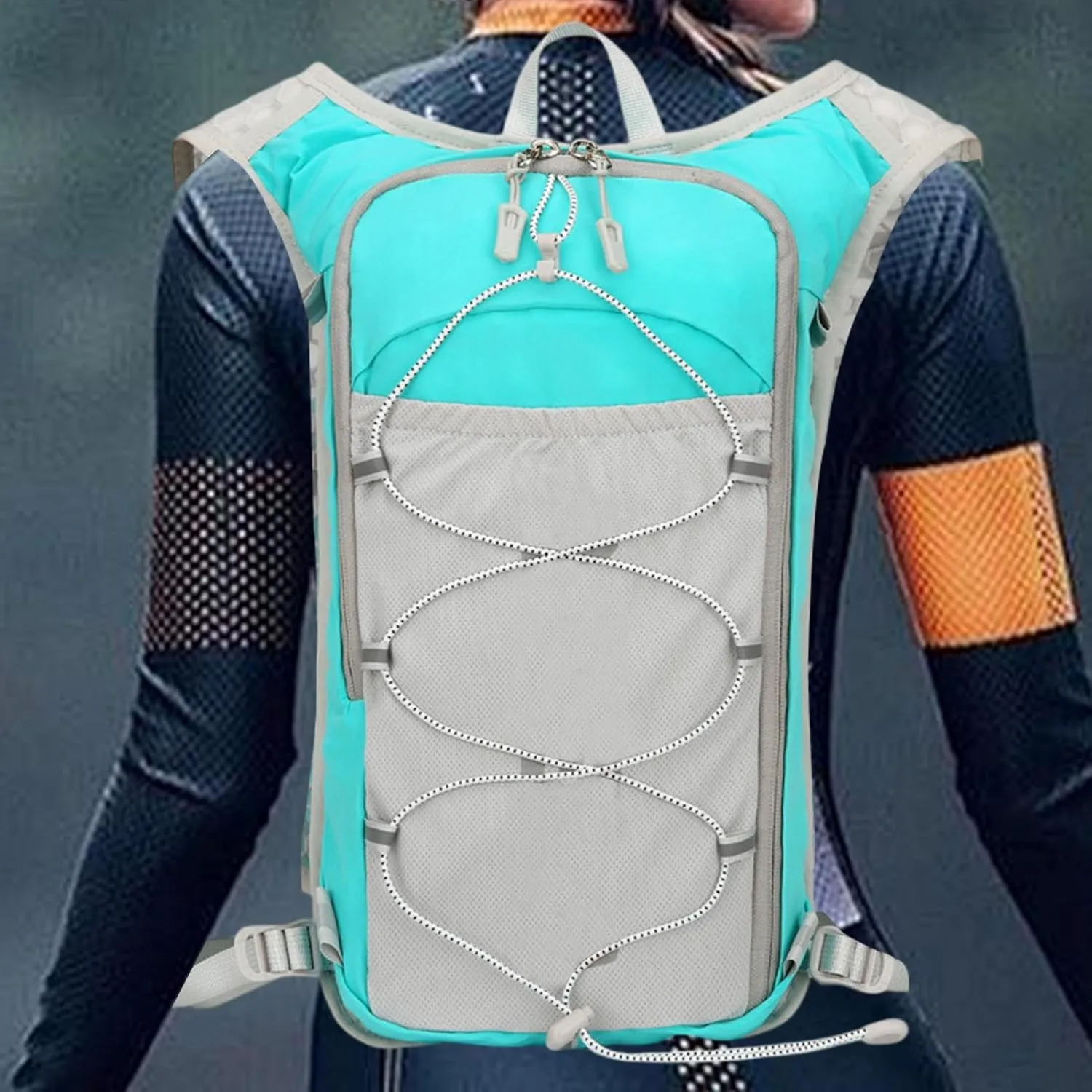 Hydration Pack Running - Outdoor Bladder Daypack for Men - Breathable & Reflective Hydration Backpack for Running and Jogging, for Runs, Cycling, Trails, Marathons