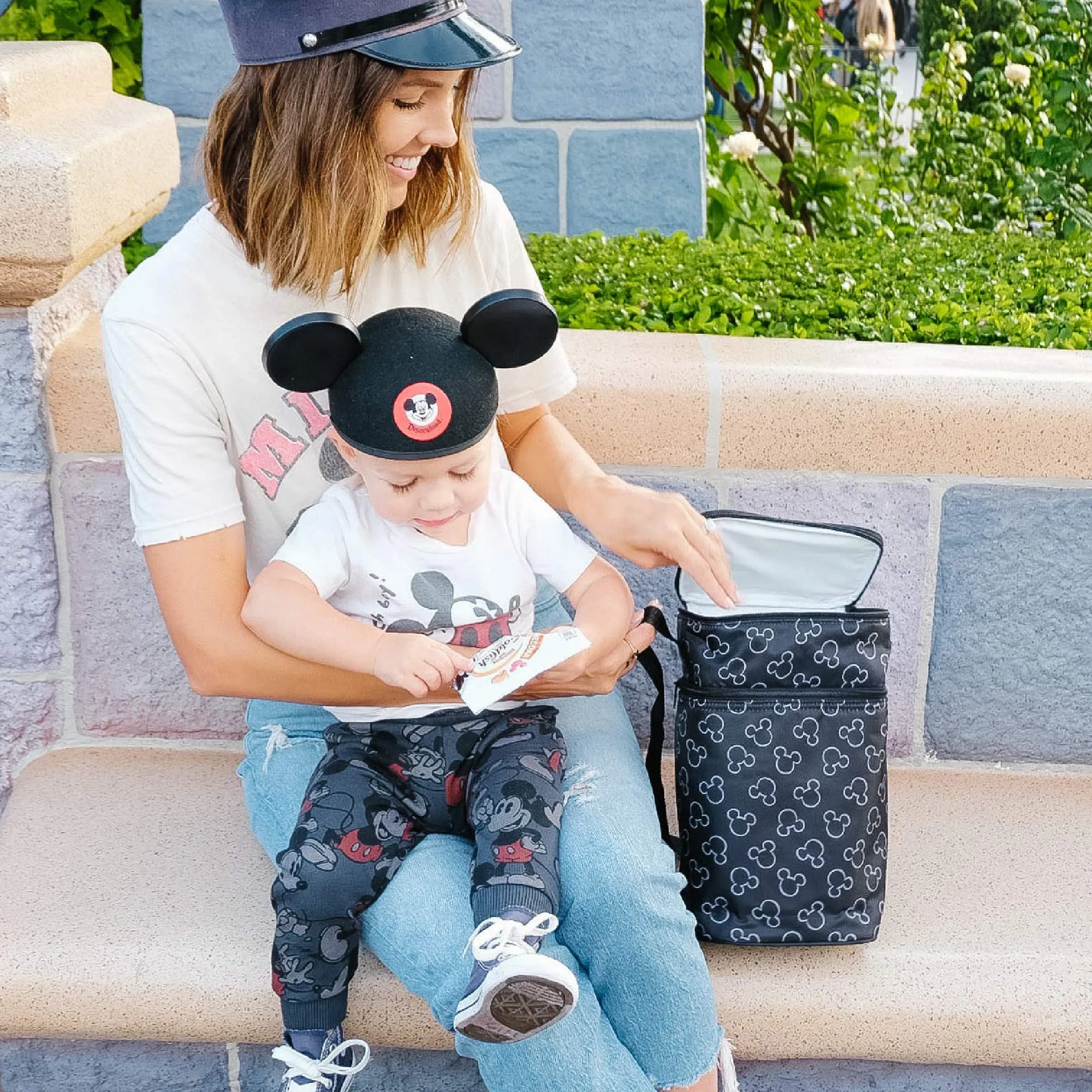J.L Childress 6 Bottle Cooler, Insulated Breastmilk Cooler and Lunch Bag for Baby Food and Bottles, Leak-Proof and Heat-Sealed, Ice Pack Included