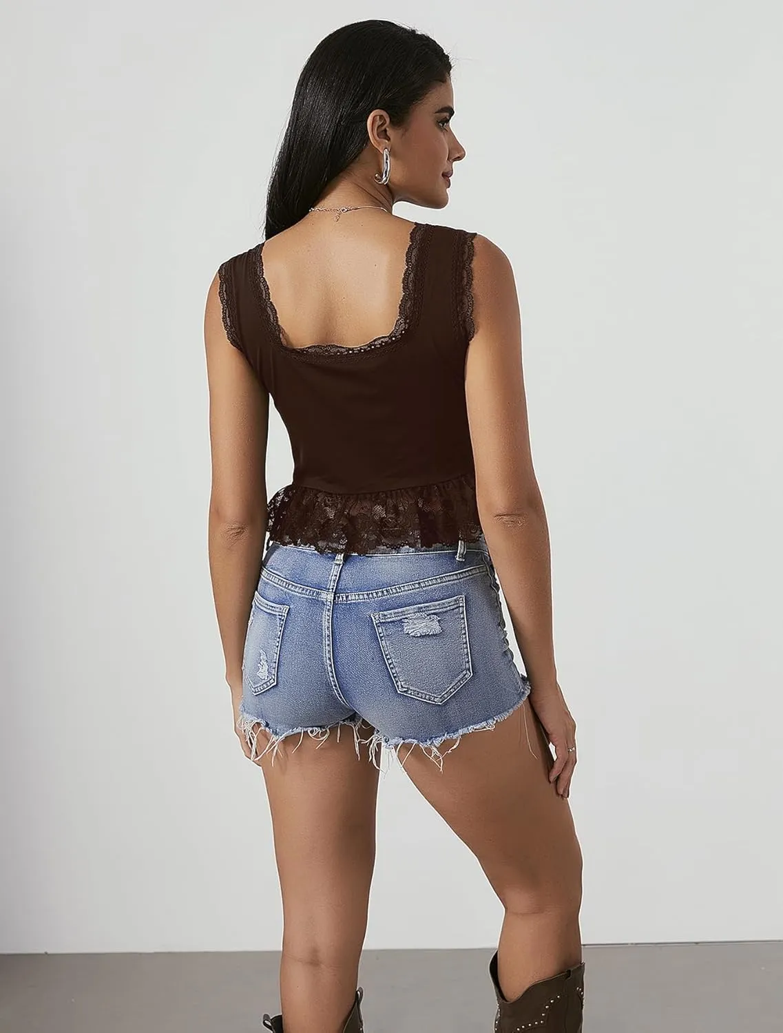 OYOANGLE Women's Summer Casual Tie Front Top Sleeveless V Neck Lace Trim Going Out Crop Blouse