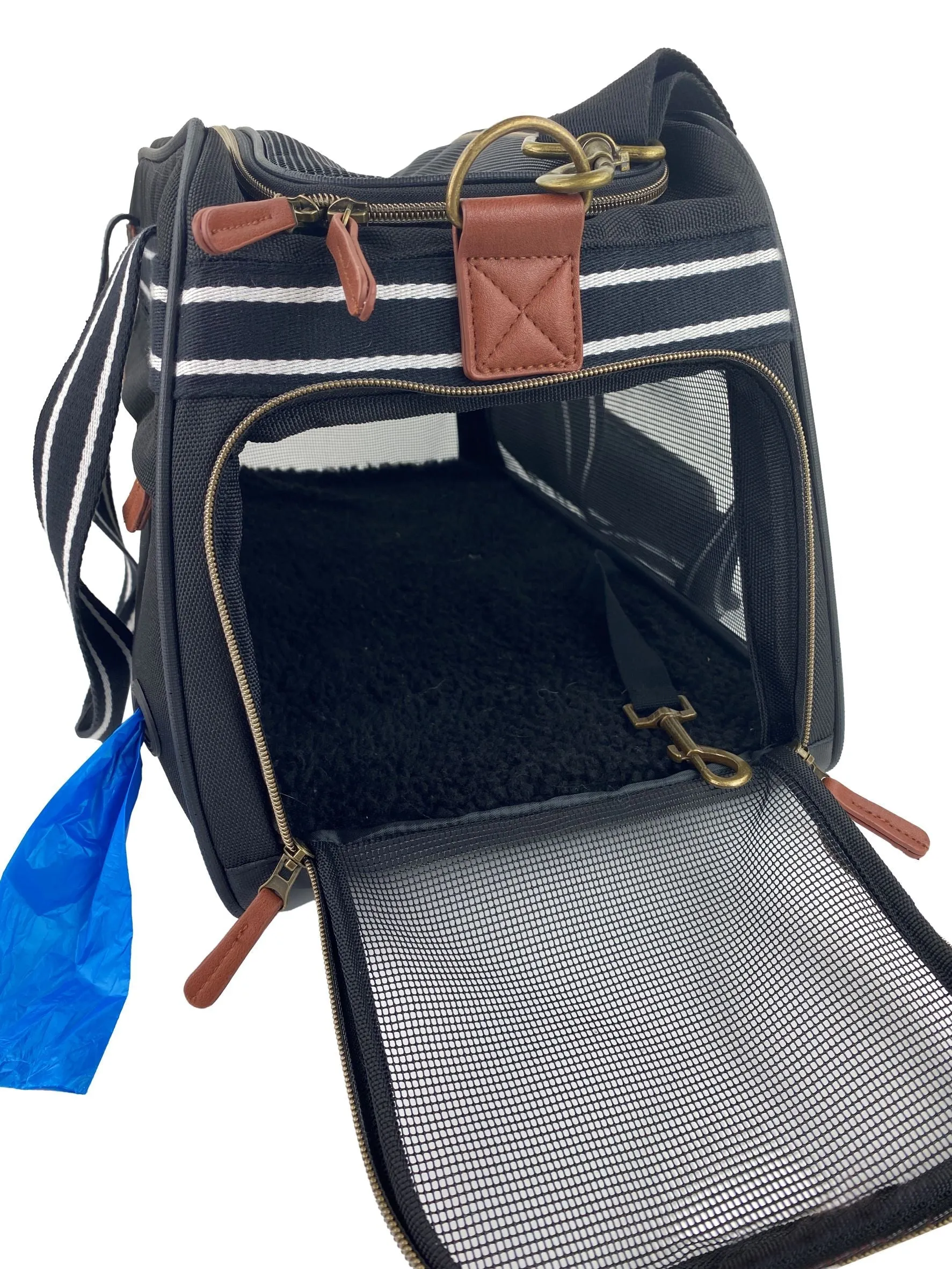 Pet Travel Carrier in Black
