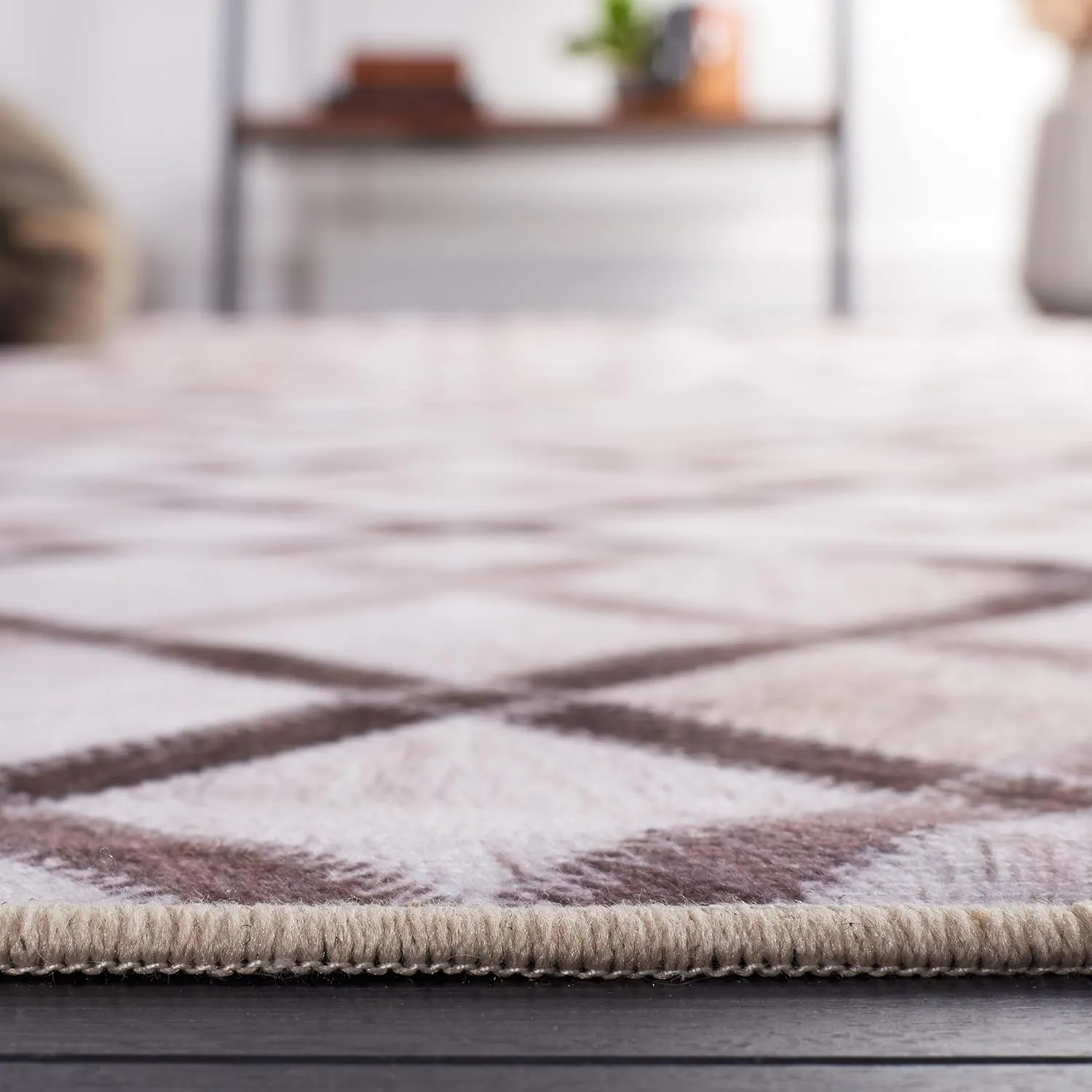 SAFAVIEH Faux Hide Collection Area Rug - 9' x 12', Beige & Brown, Rustic Modern Glam Design, Non-Shedding & Easy Care, Machine Washable Ideal for High Traffic Areas in Living Room, Bedroom (FAH545A)