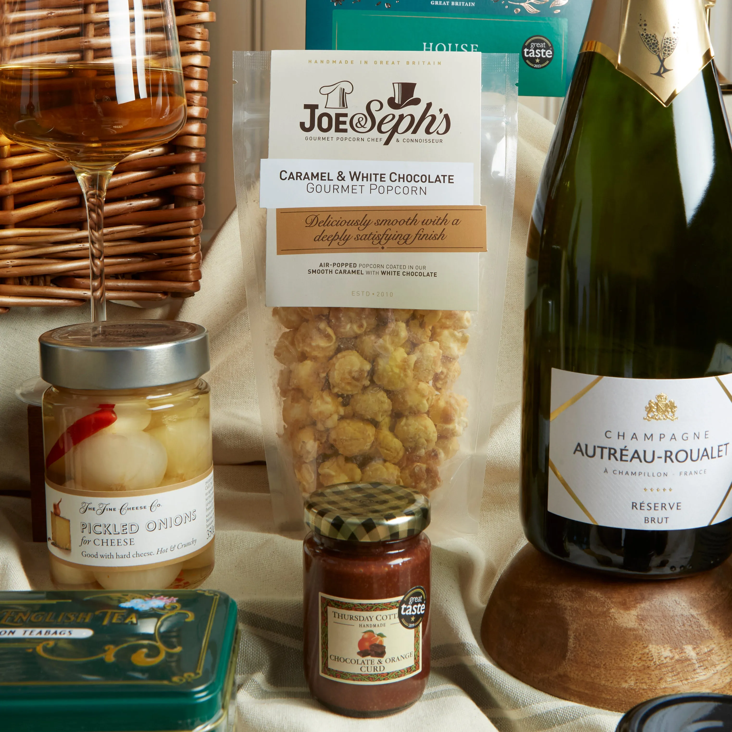The Deluxe Food and Wine Hamper