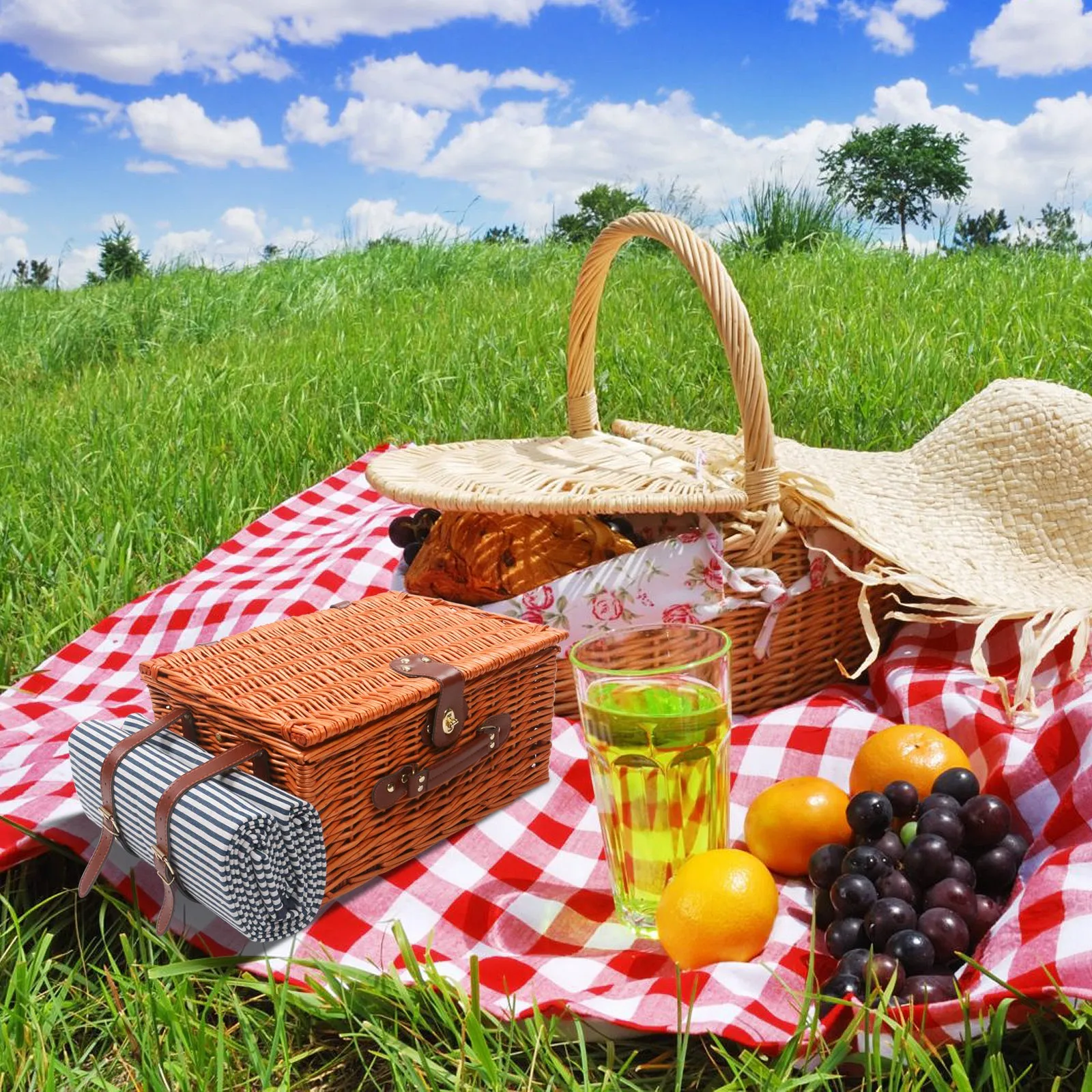 Willow Picnic Basket for 4 Persons with Insulated Compartment, Picnic Basket Sets with Utensils Cutlery Perfect for Valentine Day Wedding, Wicker Hamper for Outdoor Patio Lawn Garden Picnic & Camping