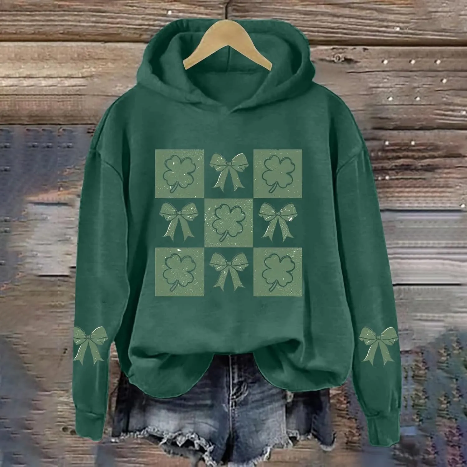 Womens St Patrick's Day Hoodies Shamrock Lucky Hooded Pullover Irish Four Leaf Clover Festival Long Sleeve Sweatshirt