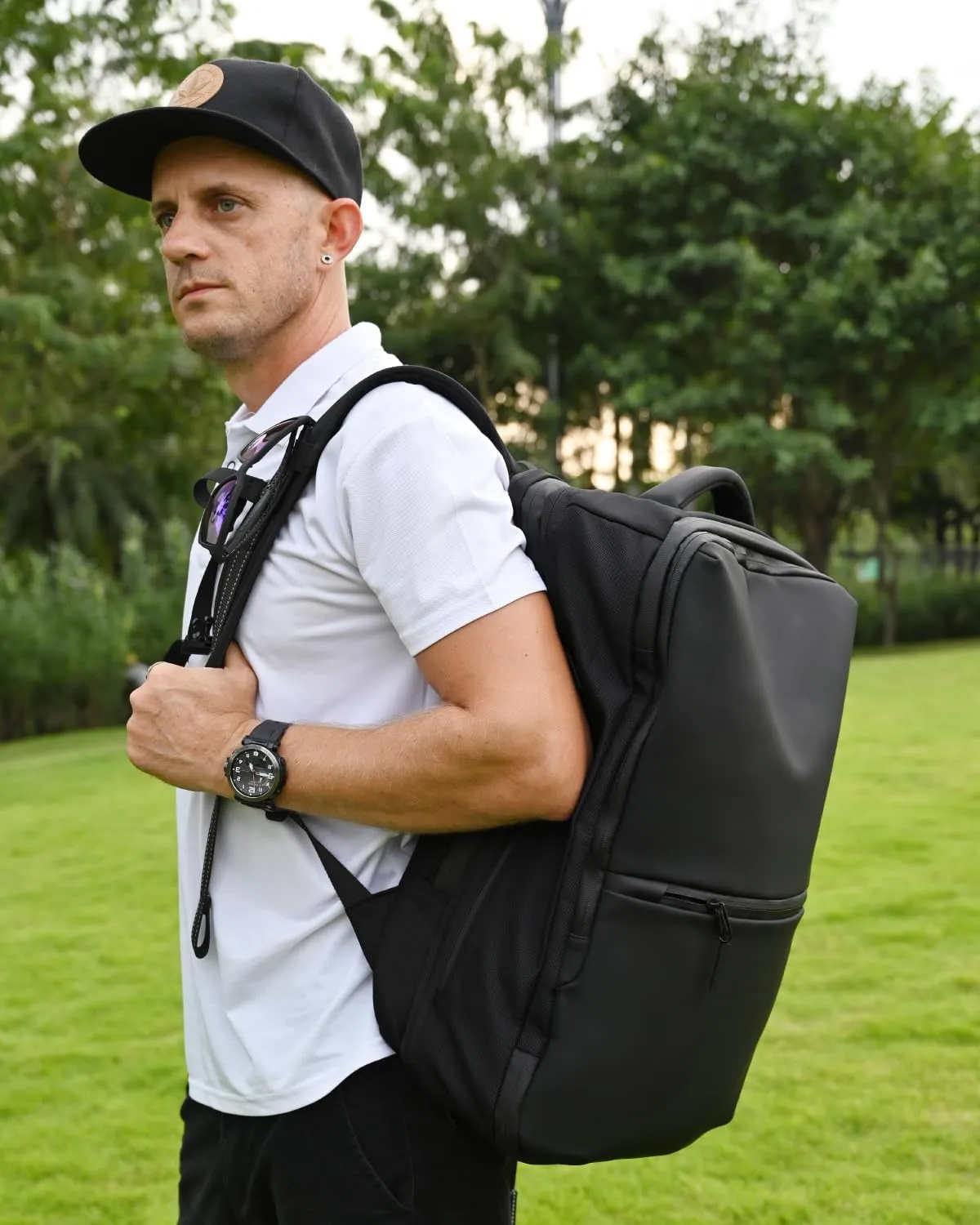 Zurligi Vacuum Backpack Travel - Extra Large 70L Expandable Vacuum Compression Backpack with Pump, Water Resistant, TSA Lock, Fits 19 inch Laptop, for Camping, Weekender, Business, College
